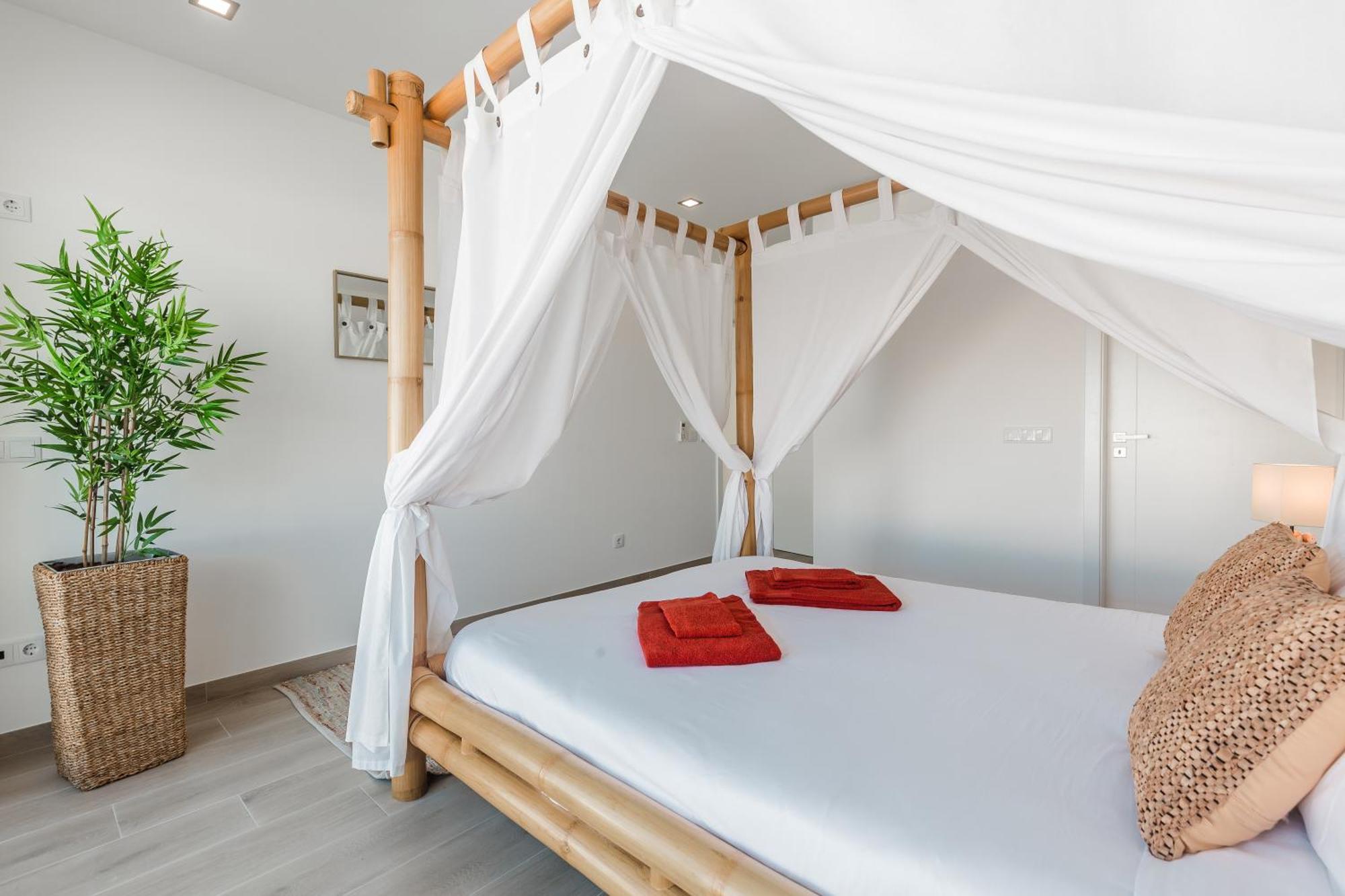 Beach Villa With Ocean View Лориньян Экстерьер фото